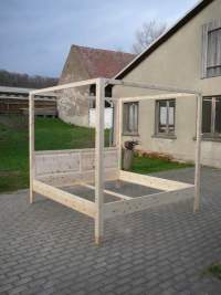 Himmelbett aus Zirbenholz